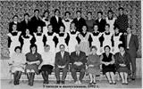 Учителя и выпускники, 1992 г.(черные буквы)